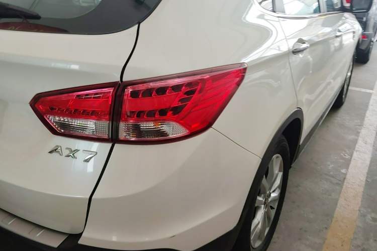Used Dongfeng Aeolus AX7 2015 2.0L Automatic Zhiyi Trim Right Rear Taillight