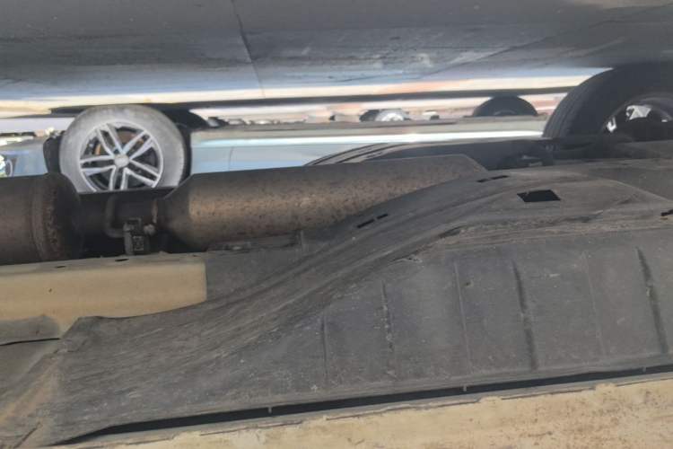Used Dongfeng Aeolus AX7 2015 2.0L Automatic Zhiyi Trim Right Side Sill