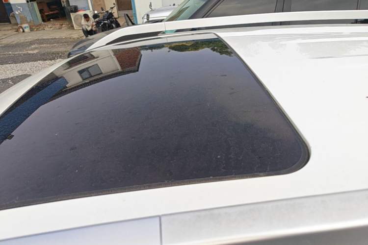 Used Dongfeng Aeolus AX7 2015 2.0L Automatic Zhiyi Trim Roof