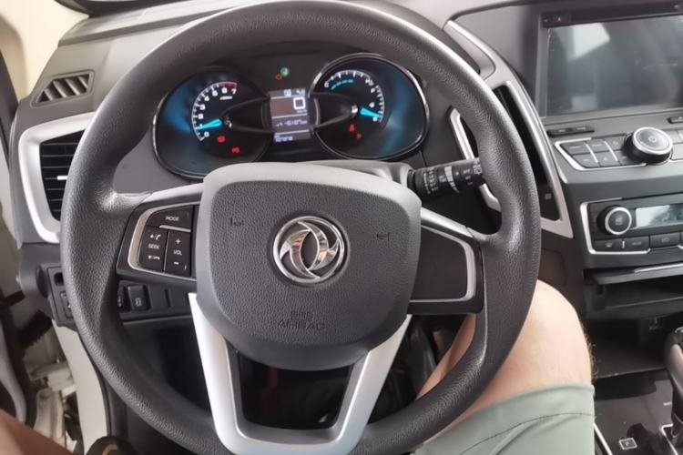 Used Dongfeng Aeolus AX7 2015 2.0L Automatic Zhiyue Version Steering Wheel