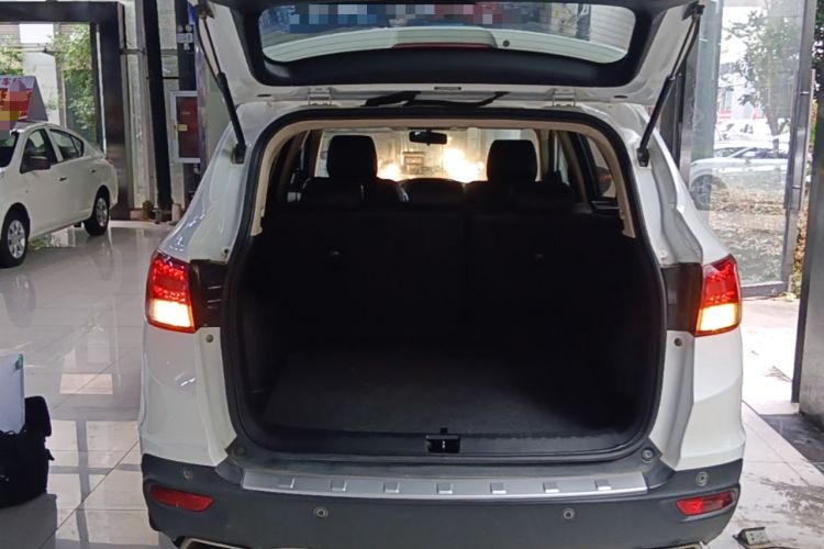 Used Dongfeng Aeolus AX7 2015 2.0L Manual Zhiyue Model Trunk