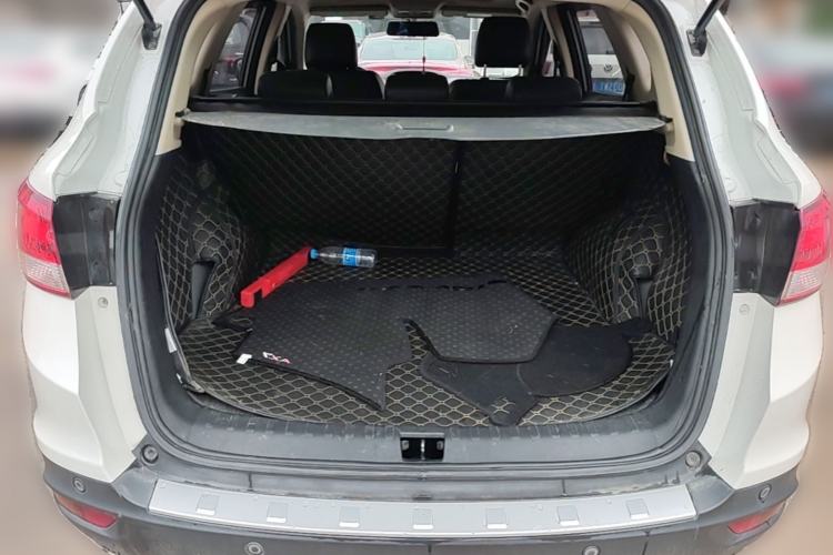 Used Dongfeng Aeolus AX7 2015 2.0L Manual Zhiyi Trim Trunk