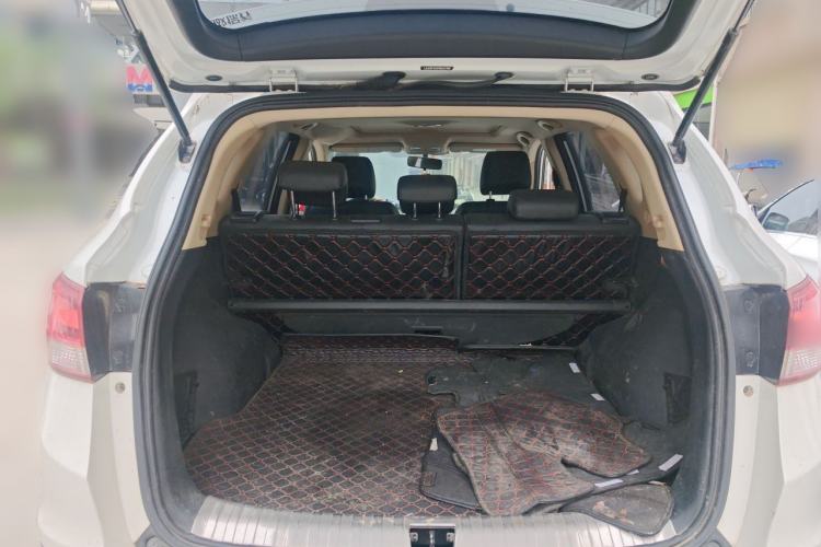 Used Dongfeng Aeolus AX7 2015 2.0L Manual Zhiyi Trim Trunk