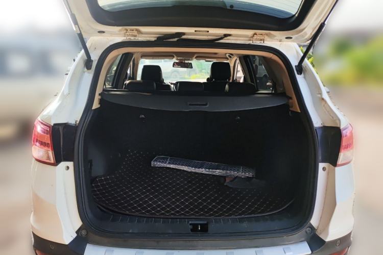 Used Dongfeng Aeolus AX7 2015 2.0L Automatic Zhiyi Trim Trunk