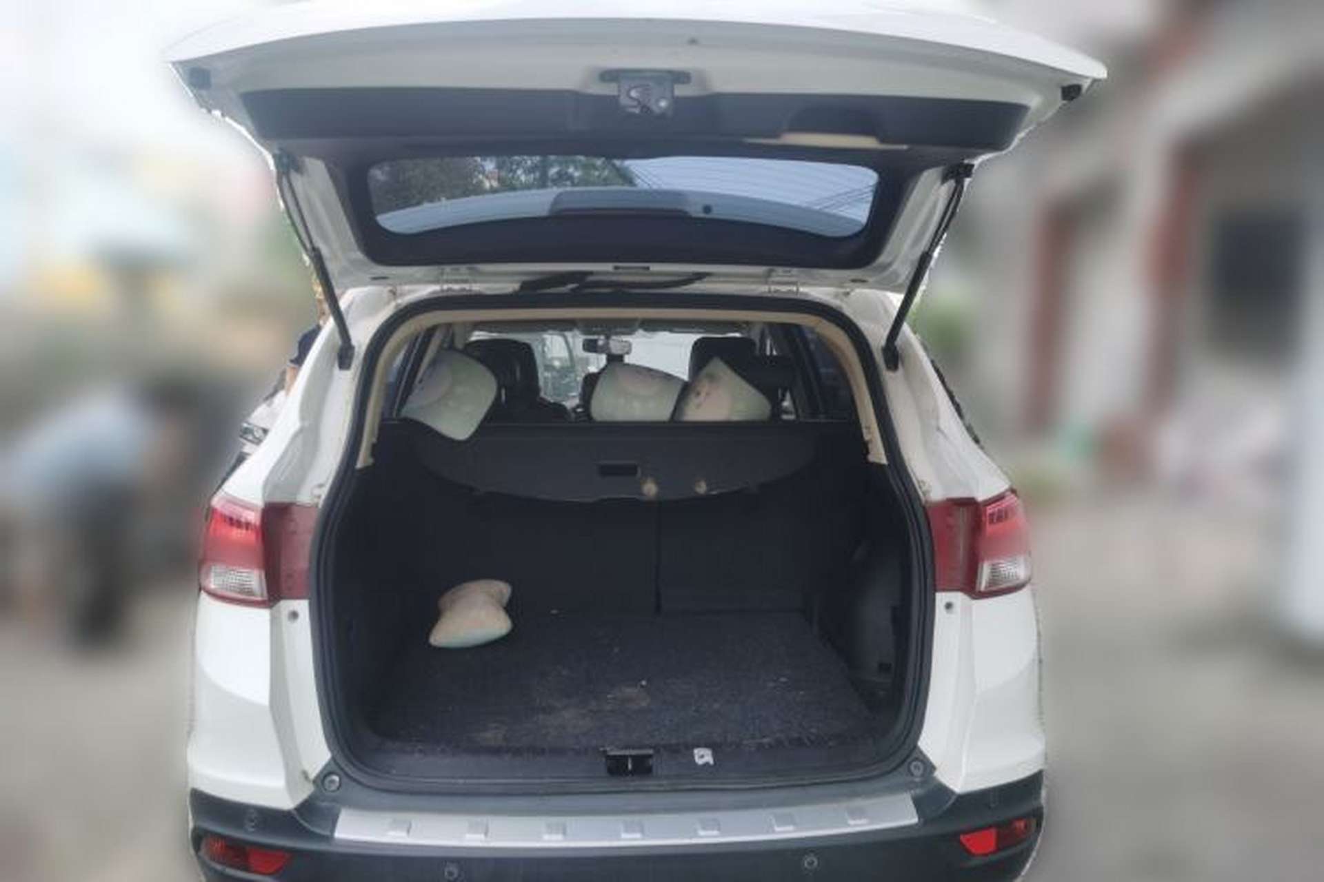 Used Dongfeng Aeolus AX7 2015 2.3L Automatic ZhiZun Version Trunk