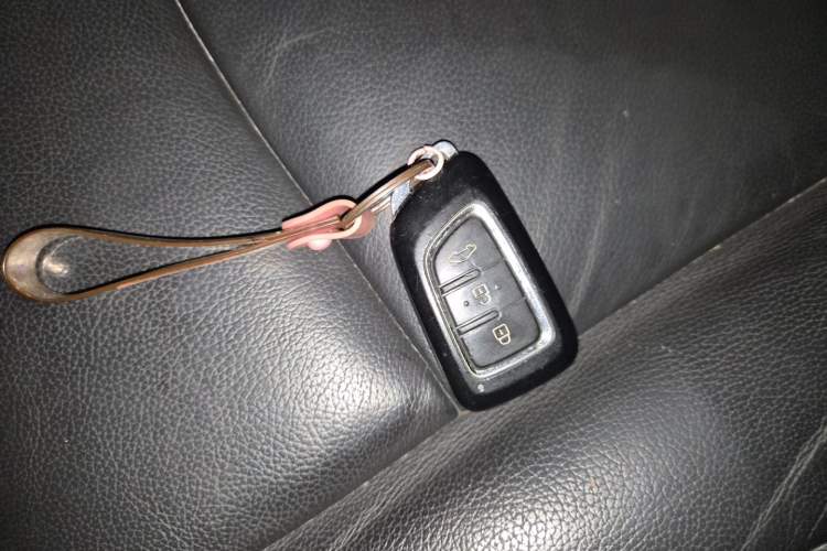 Used Dongfeng Aeolus AX7 2015 2.3L Automatic ZhiZun Version Vehicle Key