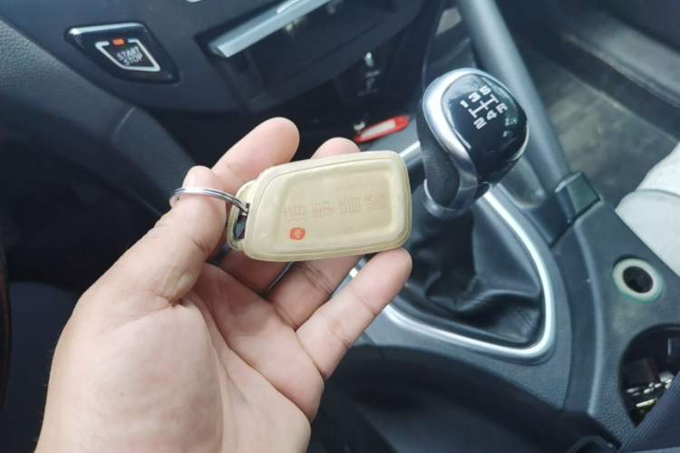 Used Dongfeng Aeolus AX7 2015 2.0L Manual Zhiyi Trim Vehicle Key
