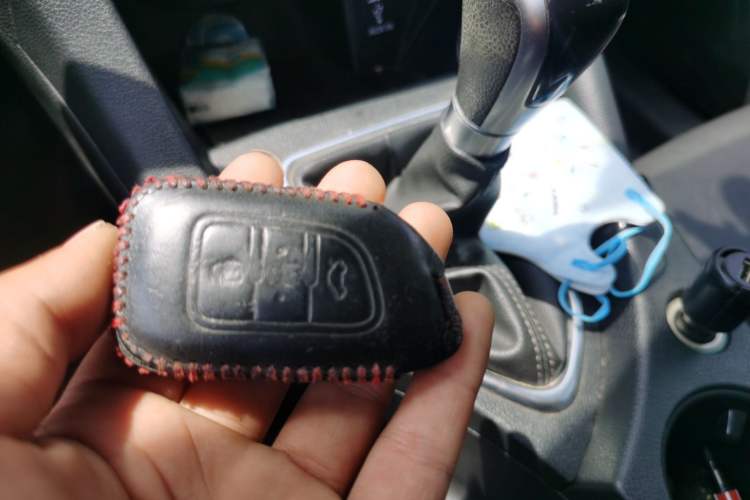 Used Dongfeng Aeolus AX7 2015 2.0L Manual Zhiyi Trim Vehicle Key
