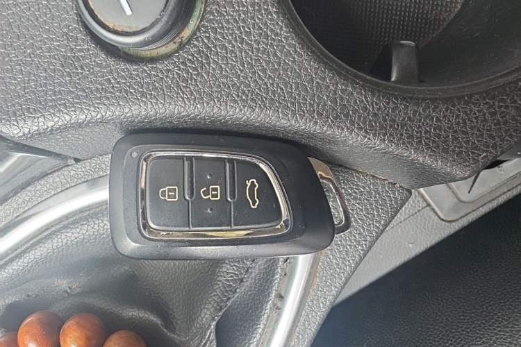 Used Dongfeng Aeolus AX7 2015 2.0L Manual Zhiyi Trim Vehicle Key