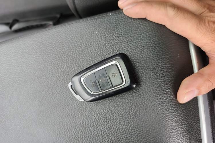 Used Dongfeng Aeolus AX7 2015 2.0L Manual Zhiyi Trim Vehicle Key