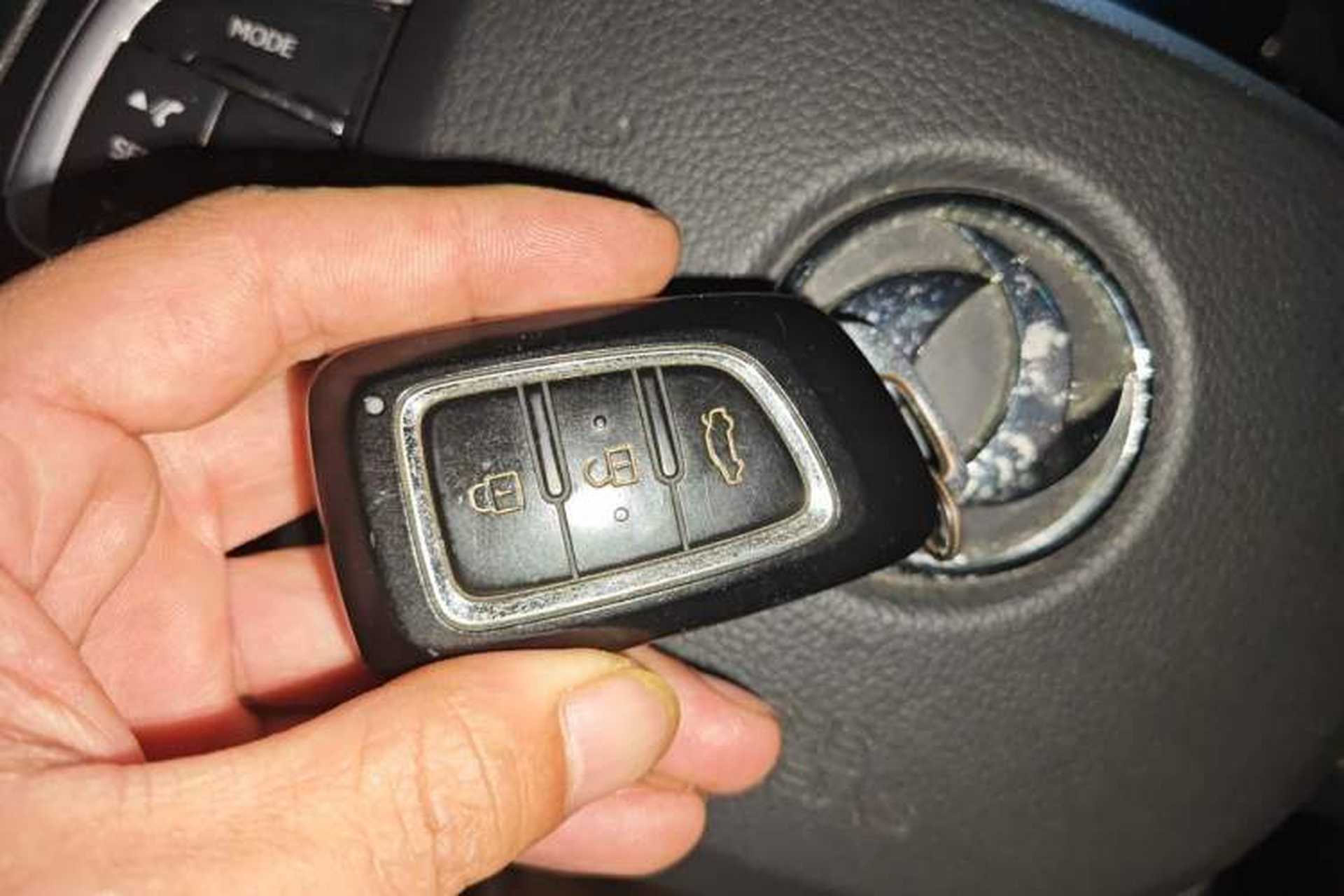 Used Dongfeng Aeolus AX7 2015 2.0L Automatic Zhiyi Trim Vehicle Key