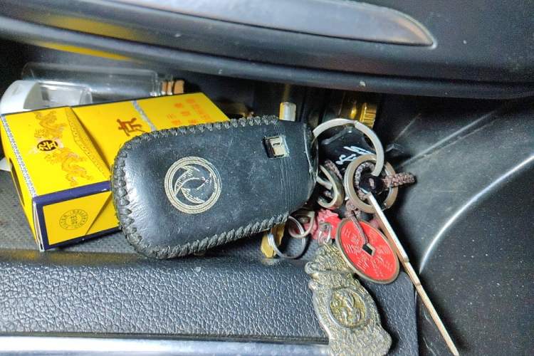 Used Dongfeng Aeolus AX7 2015 2.0L Manual Zhiyi Trim Vehicle Key