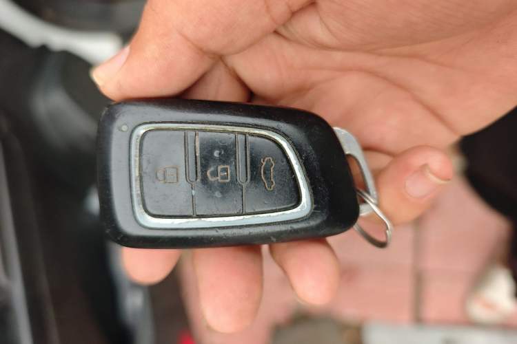 Used Dongfeng Aeolus AX7 2015 2.0L Automatic Zhiyi Trim Vehicle Key