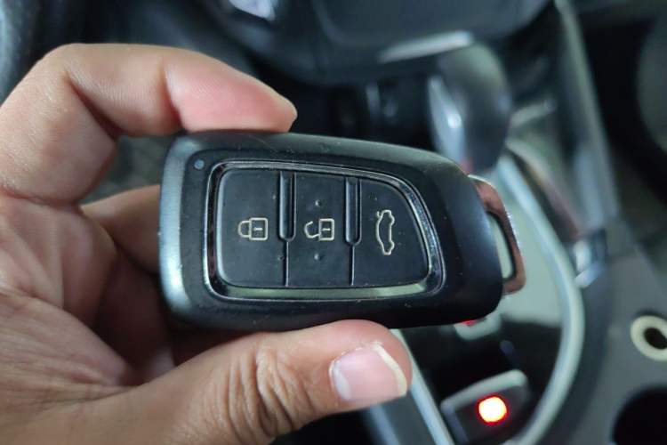 Used Dongfeng Aeolus AX7 2015 2.3L Automatic ZhiZun Version Vehicle Key
