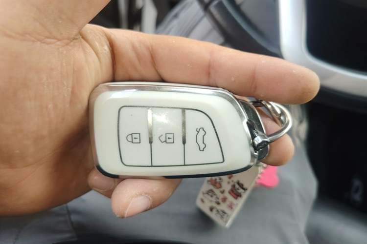 Used Dongfeng Aeolus AX7 2015 2.3L Automatic ZhiZun Version Vehicle Key