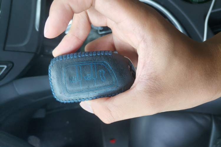 Used Dongfeng Aeolus AX7 2015 2.3L Automatic ZhiZun Version Vehicle Key