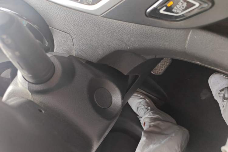 Used Dongfeng Aeolus AX7 2015 2.3L Automatic ZhiZun Version Vehicle Key