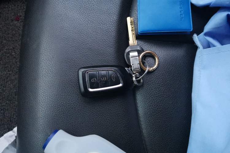 Used Dongfeng Aeolus AX7 2015 2.3L Automatic ZhiZun Version Vehicle Key