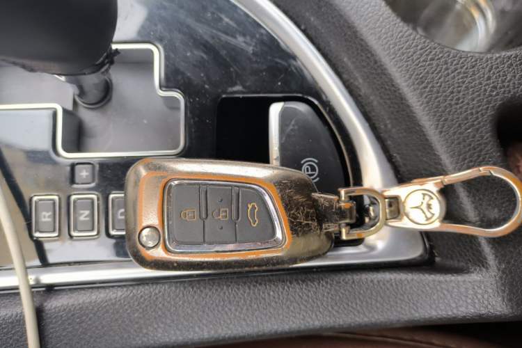 Used Dongfeng Aeolus AX7 2015 2.0L Automatic Zhiyue Version Vehicle Key