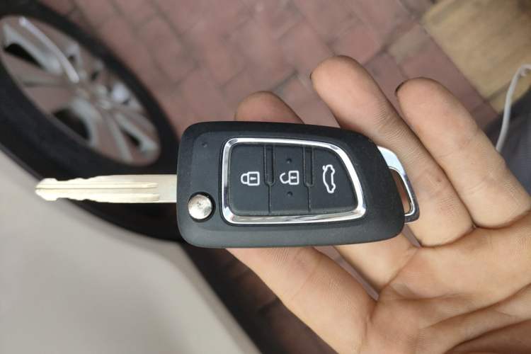 Used Dongfeng Aeolus AX7 2015 2.0L Automatic Zhiyue Version Vehicle Key