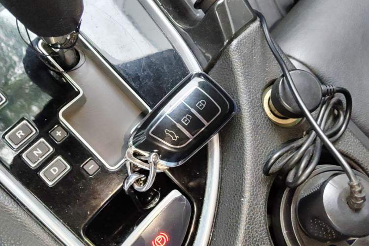 Used Dongfeng Aeolus AX7 2015 2.0L Automatic Zhiyi Trim Vehicle Key