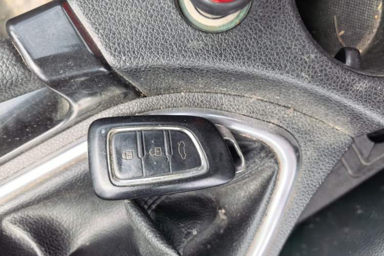 Used Dongfeng Aeolus AX7 2015 2.0L Manual Zhiyi Trim Vehicle Key
