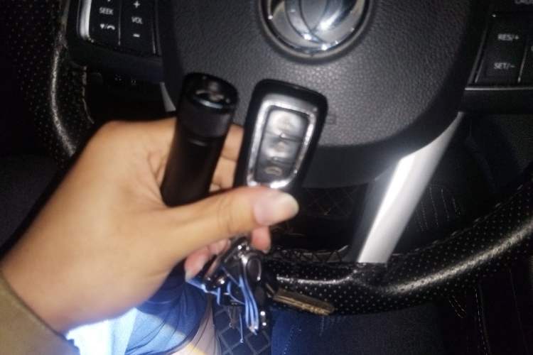 Used Dongfeng Aeolus AX7 2015 2.3L Automatic ZhiZun Version Vehicle Key