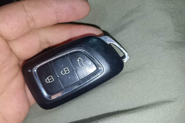 Used Dongfeng Aeolus AX7 2015 2.3L Automatic ZhiZun Version Vehicle Key