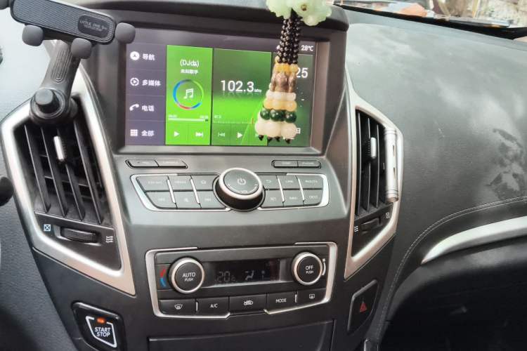 Used Dongfeng Aeolus AX7 2016 2.0L Automatic Zhiyi Trim Audio And AC Panel