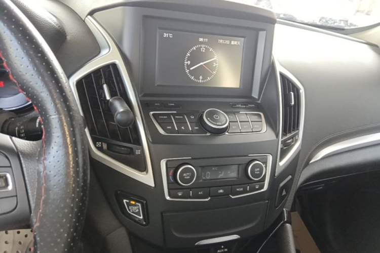 Used Dongfeng Aeolus AX7 2016 1.4T Manual Zhuyue Model Audio And AC Panel