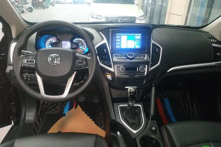 Used Dongfeng Aeolus AX7 2016 1.4T Manual Zhuyue Model Center Console