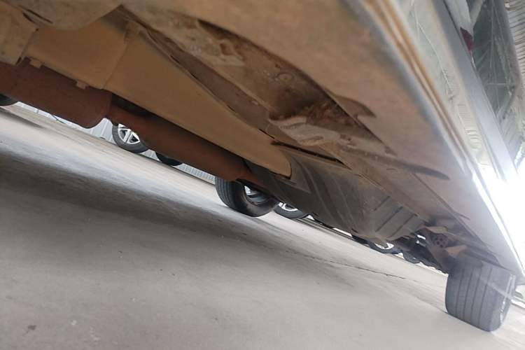 Used Dongfeng Aeolus AX7 2016 2.0L Automatic Zhiyi Trim Chassis Front Left