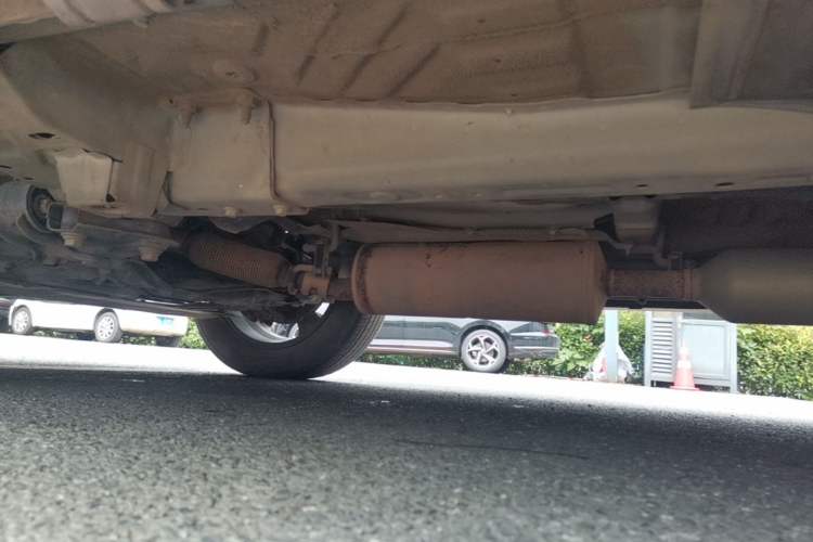 Used Dongfeng Aeolus AX7 2016 2.0L Automatic Zhiyi Trim Chassis Front Left