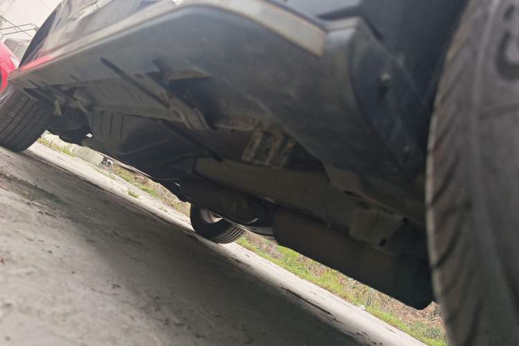Used Dongfeng Aeolus AX7 2016 2.0L Automatic Zhiyi Trim Chassis Front Right