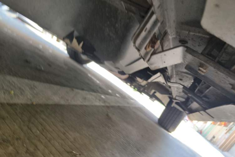 Used Dongfeng Aeolus AX7 2016 2.0L Automatic Zhiyi Trim Chassis Rear Right