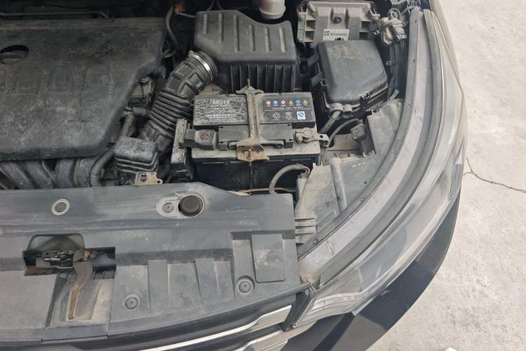 Used Dongfeng Aeolus AX7 2016 2.0L Automatic Zhiyi Trim Engine Bay Left