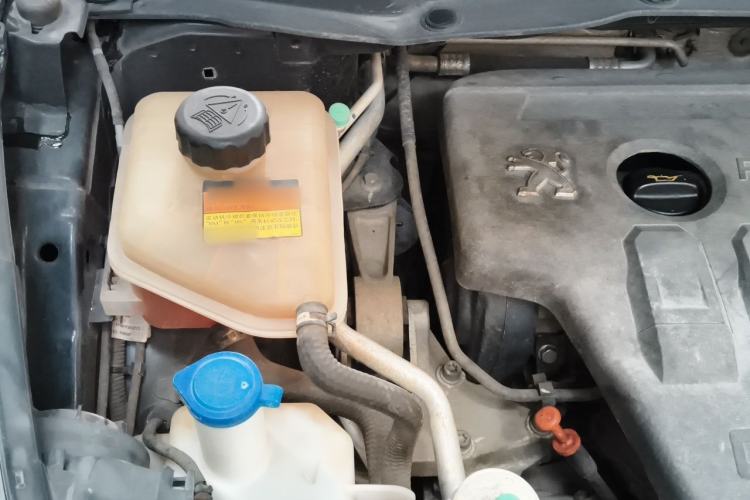 Used Dongfeng Aeolus AX7 2016 2.0L Automatic Zhiyi Trim Engine Bay Right