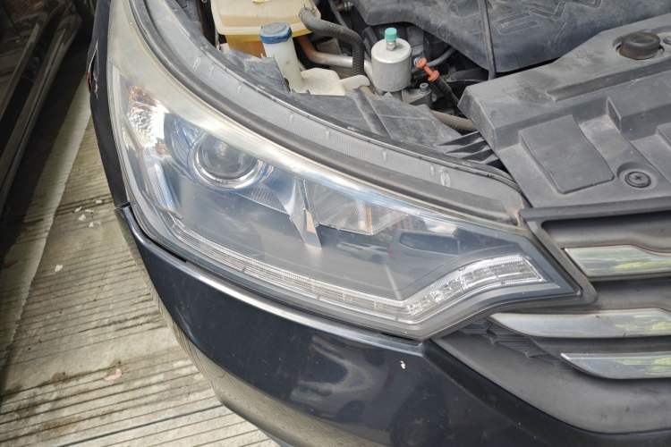 Used Dongfeng Aeolus AX7 2016 2.0L Automatic Zhiyi Trim Exterior 6