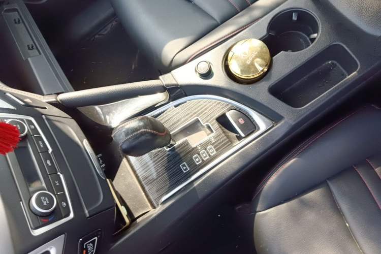 Used Dongfeng Aeolus AX7 2016 2.0L Automatic Zhiyi Trim Gear Lever