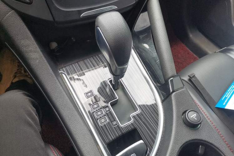 Used Dongfeng Aeolus AX7 2016 2.0L Automatic Zhiyi Trim Gear Lever