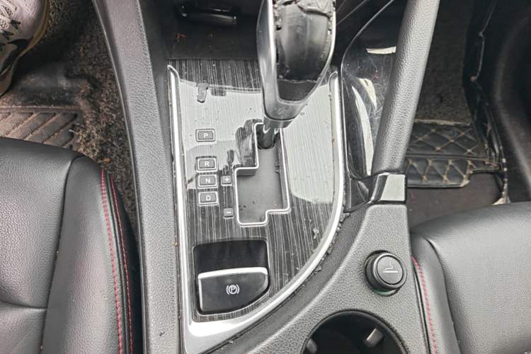Used Dongfeng Aeolus AX7 2016 2.0L Automatic Zhiyi Trim Gear Lever