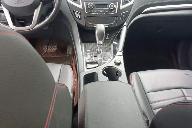 Used Dongfeng Aeolus AX7 2016 2.0L Automatic Zhiyi Trim Gear Lever