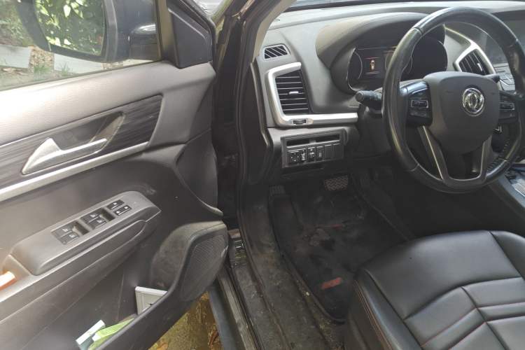 Used Dongfeng Aeolus AX7 2016 2.0L Automatic Zhiyi Trim Interior 3