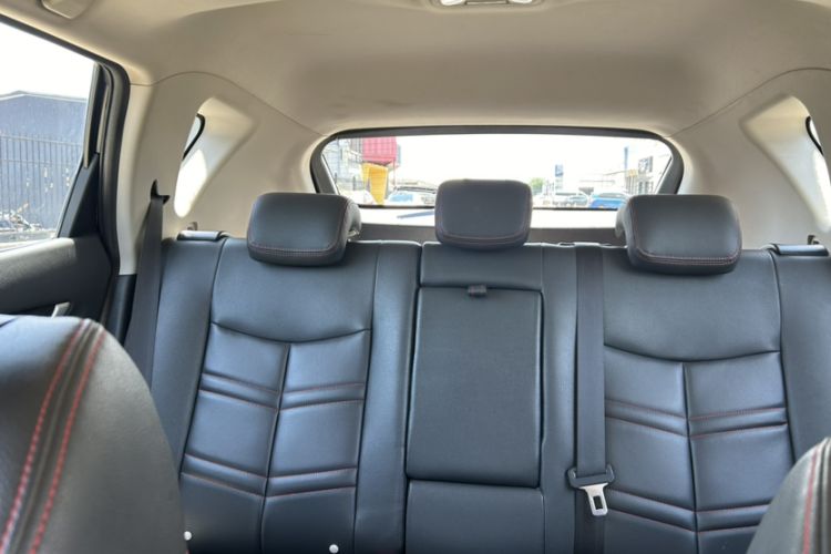 Used Dongfeng Aeolus AX7 2016 1.4T Manual Zhuyue Model Interior 3