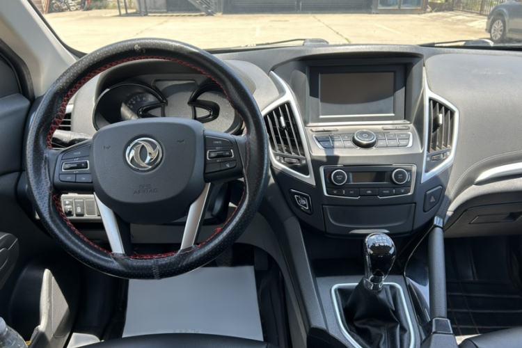 Used Dongfeng Aeolus AX7 2016 1.4T Manual Zhuyue Model Interior 4