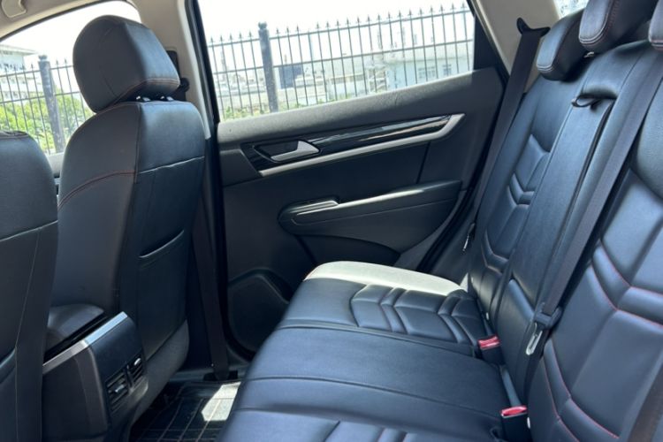 Used Dongfeng Aeolus AX7 2016 1.4T Manual Zhuyue Model Interior 6
