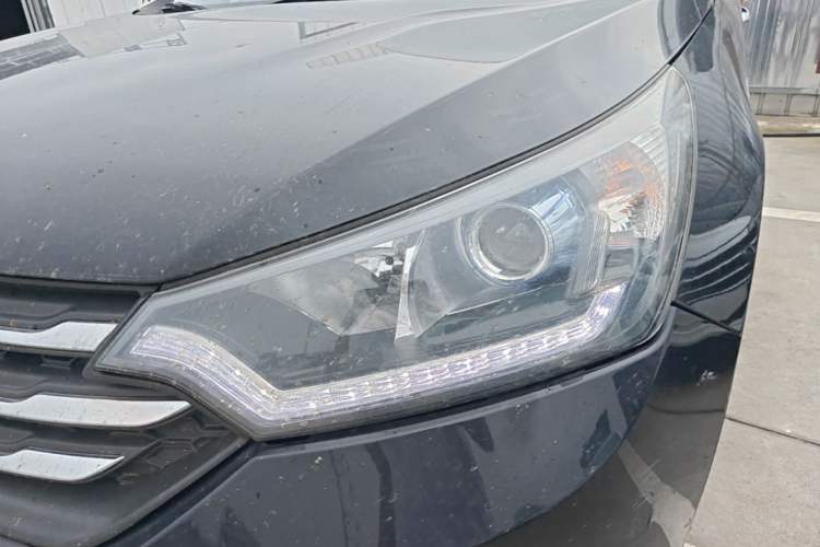 Used Dongfeng Aeolus AX7 2016 2.0L Automatic Zhiyi Trim Left Front Headlight