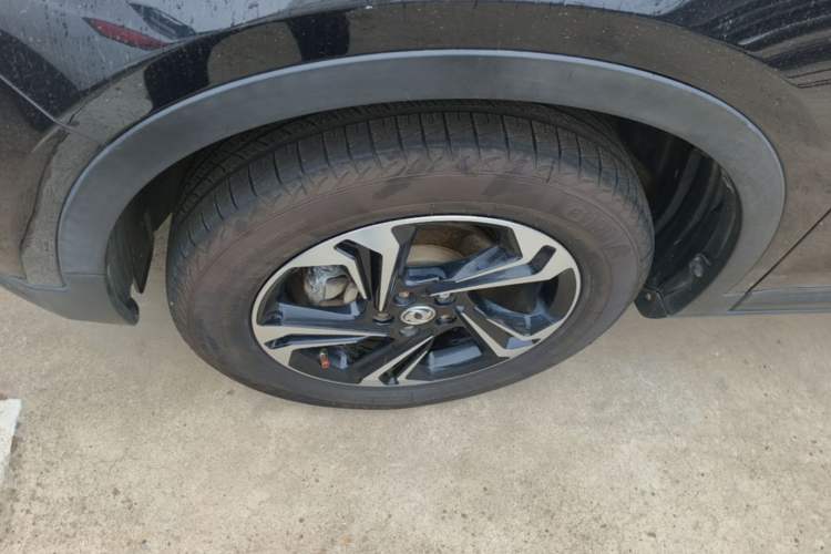Used Dongfeng Aeolus AX7 2016 2.0L Automatic Zhiyi Trim Left Front Wheel Hub