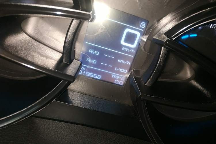 Used Dongfeng Aeolus AX7 2016 1.4T Manual Zhuyue Model Odometer Close Up