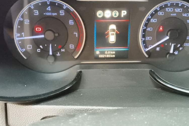 Used Dongfeng Aeolus AX7 2016 2.0L Automatic Zhiyi Trim Odometer Close Up